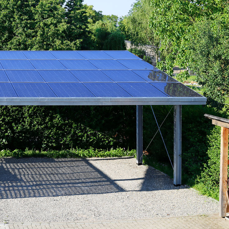 Aluminium carport met zonnepanelen